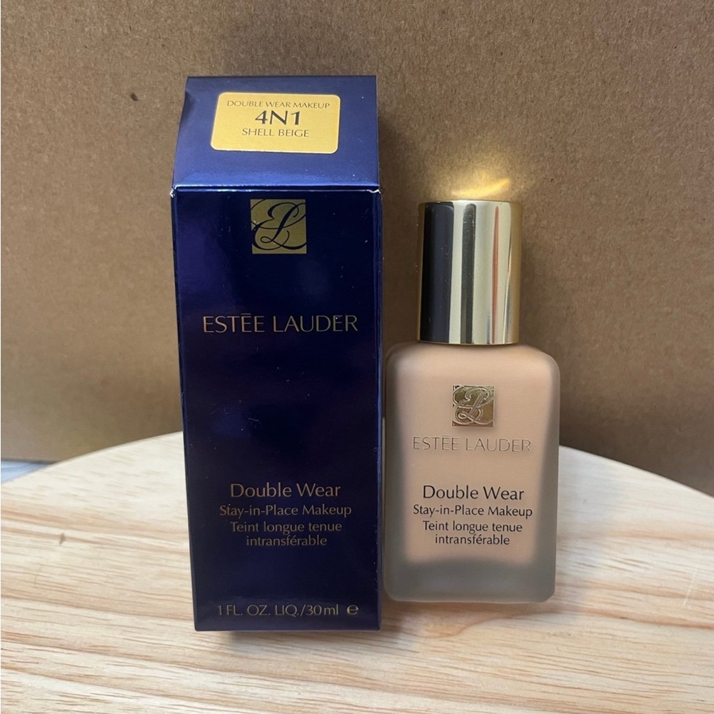 New ESTEE LAUDER  4N1 Double Wear Stay-in-Place Foundation